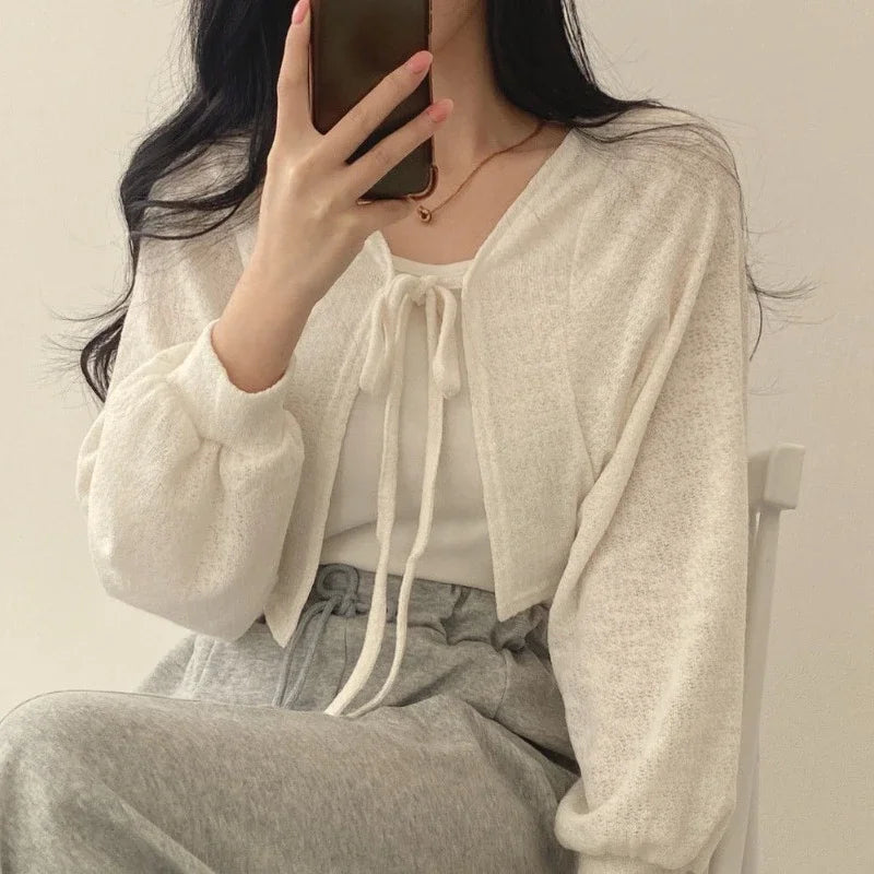 Elegant Women's Cardigan - Lightweight Lace-Up Knitwear with Lantern Sleeves 4